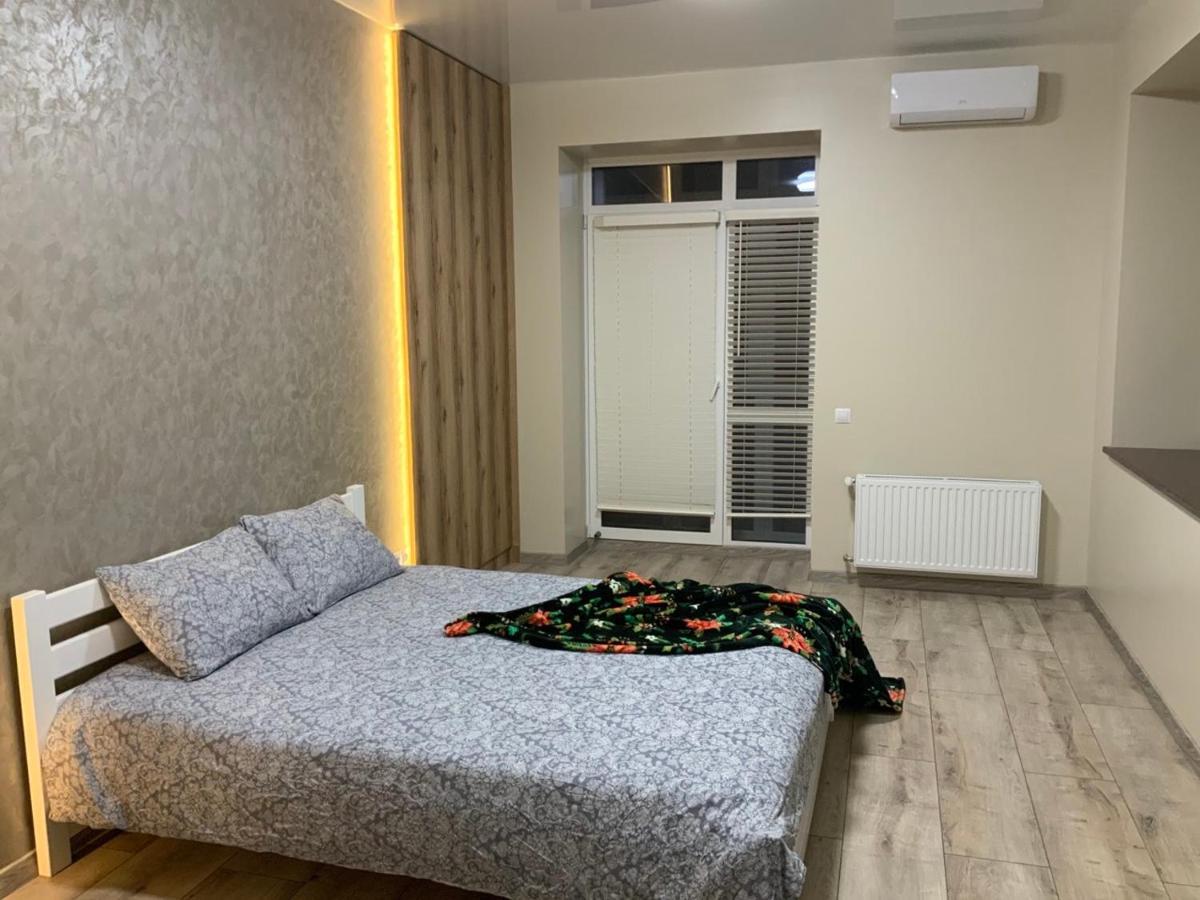 Vip Apartment У Центрі Міста, Новобуджк Театральний,Дуже Простора Rivne Exteriör bild