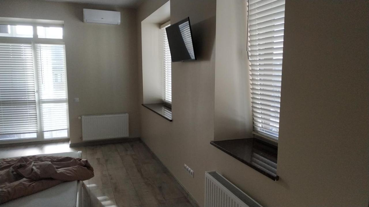Vip Apartment У Центрі Міста, Новобуджк Театральний,Дуже Простора Rivne Exteriör bild