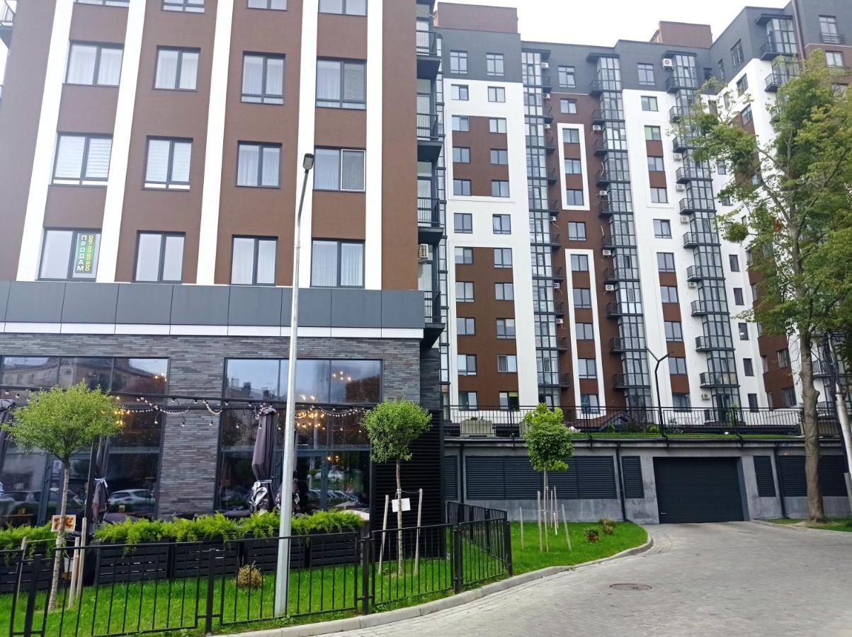 Vip Apartment У Центрі Міста, Новобуджк Театральний,Дуже Простора Rivne Exteriör bild