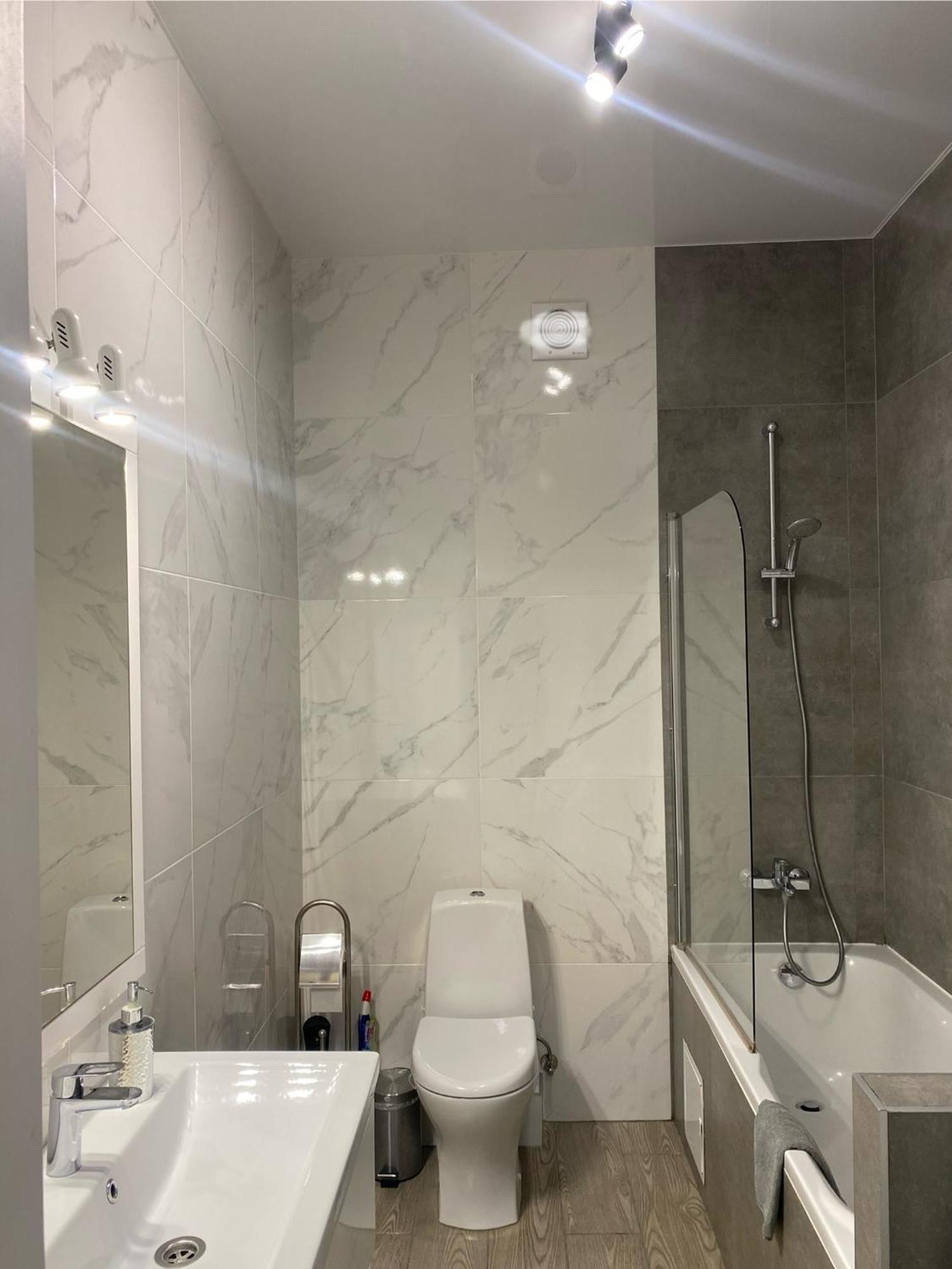 Vip Apartment У Центрі Міста, Новобуджк Театральний,Дуже Простора Rivne Exteriör bild