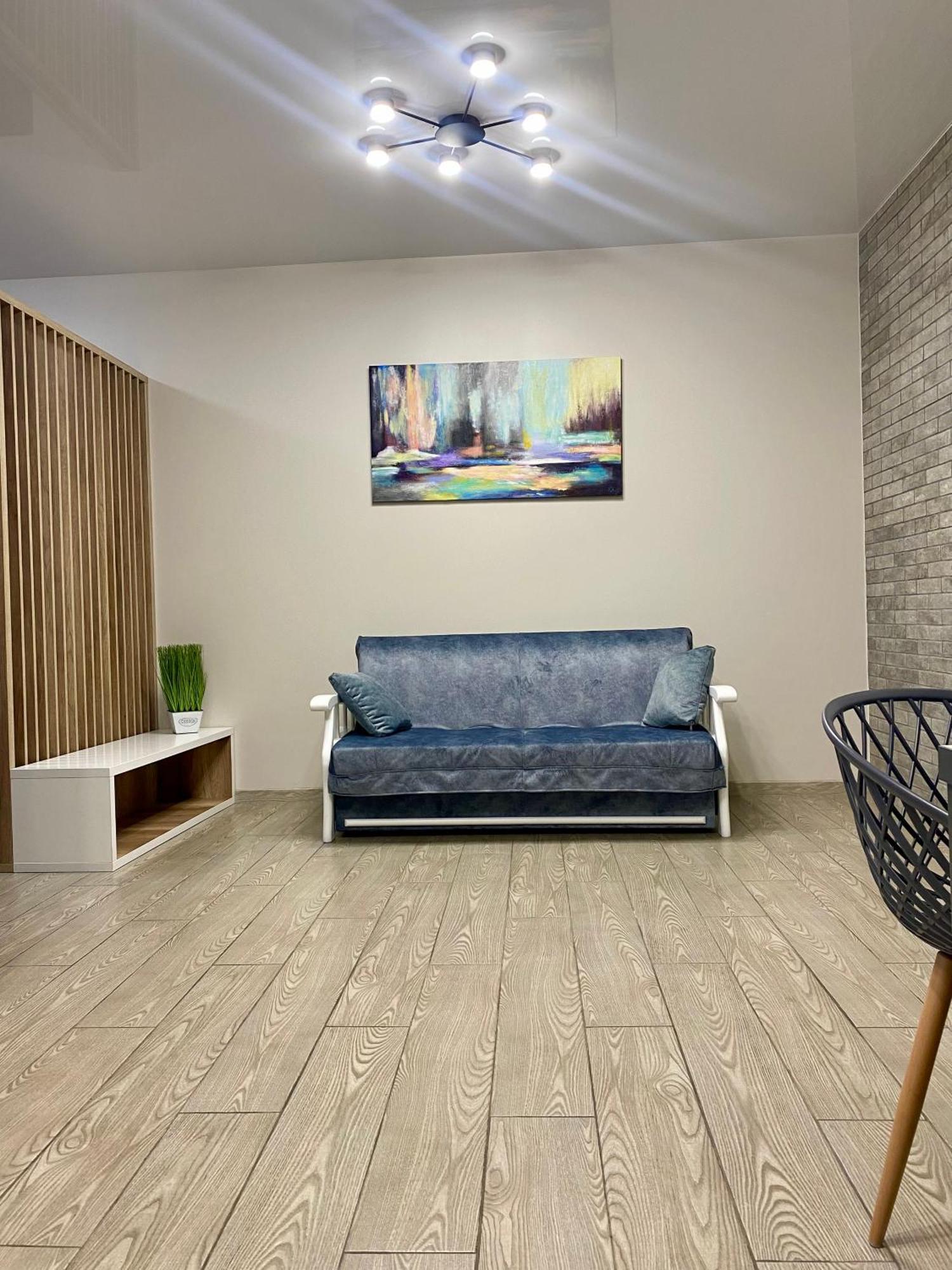 Vip Apartment У Центрі Міста, Новобуджк Театральний,Дуже Простора Rivne Exteriör bild