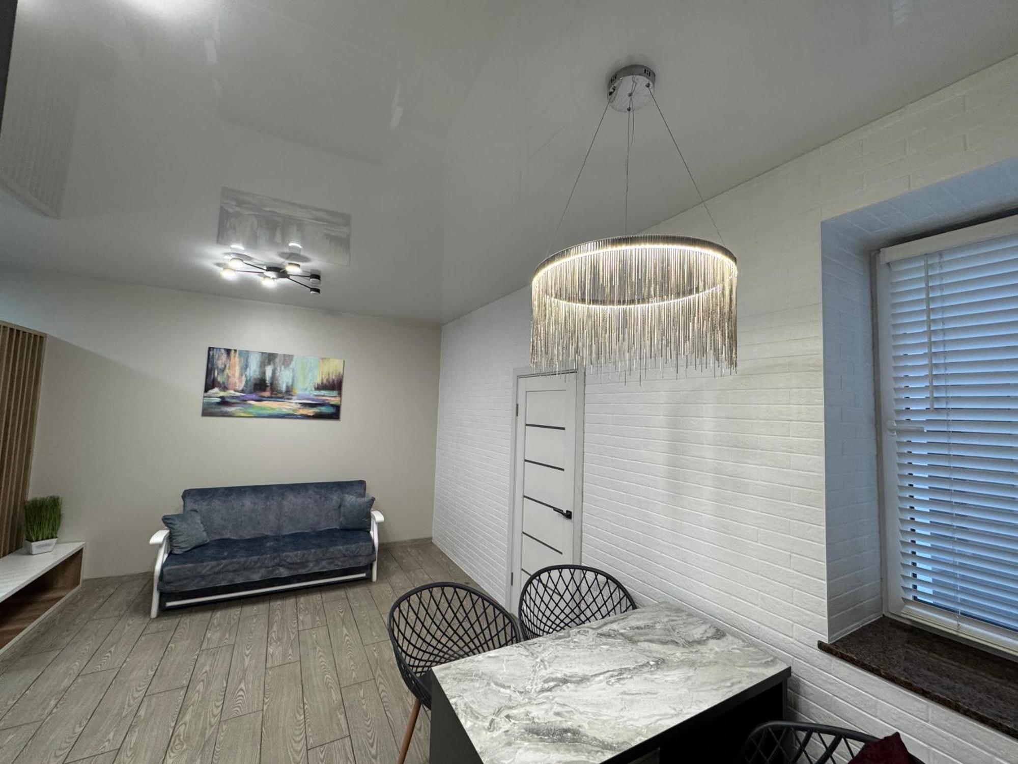 Vip Apartment У Центрі Міста, Новобуджк Театральний,Дуже Простора Rivne Exteriör bild