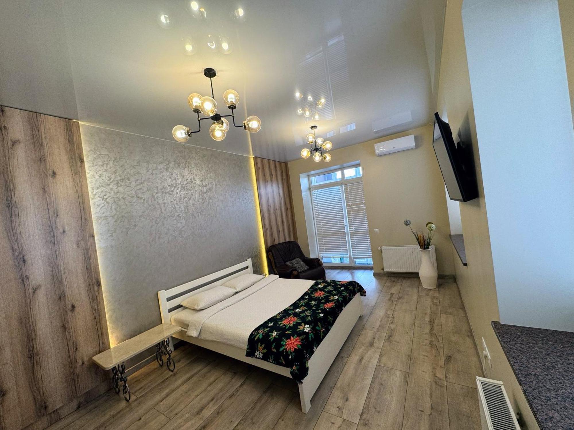 Vip Apartment У Центрі Міста, Новобуджк Театральний,Дуже Простора Rivne Exteriör bild