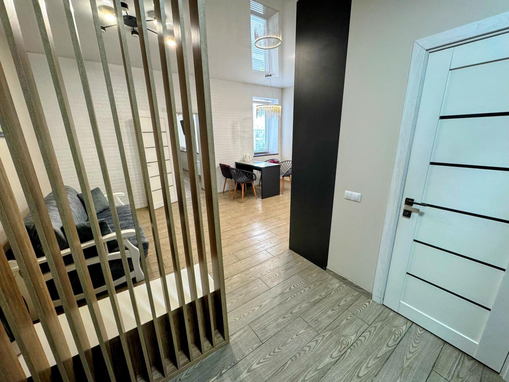 Vip Apartment У Центрі Міста, Новобуджк Театральний,Дуже Простора Rivne Exteriör bild