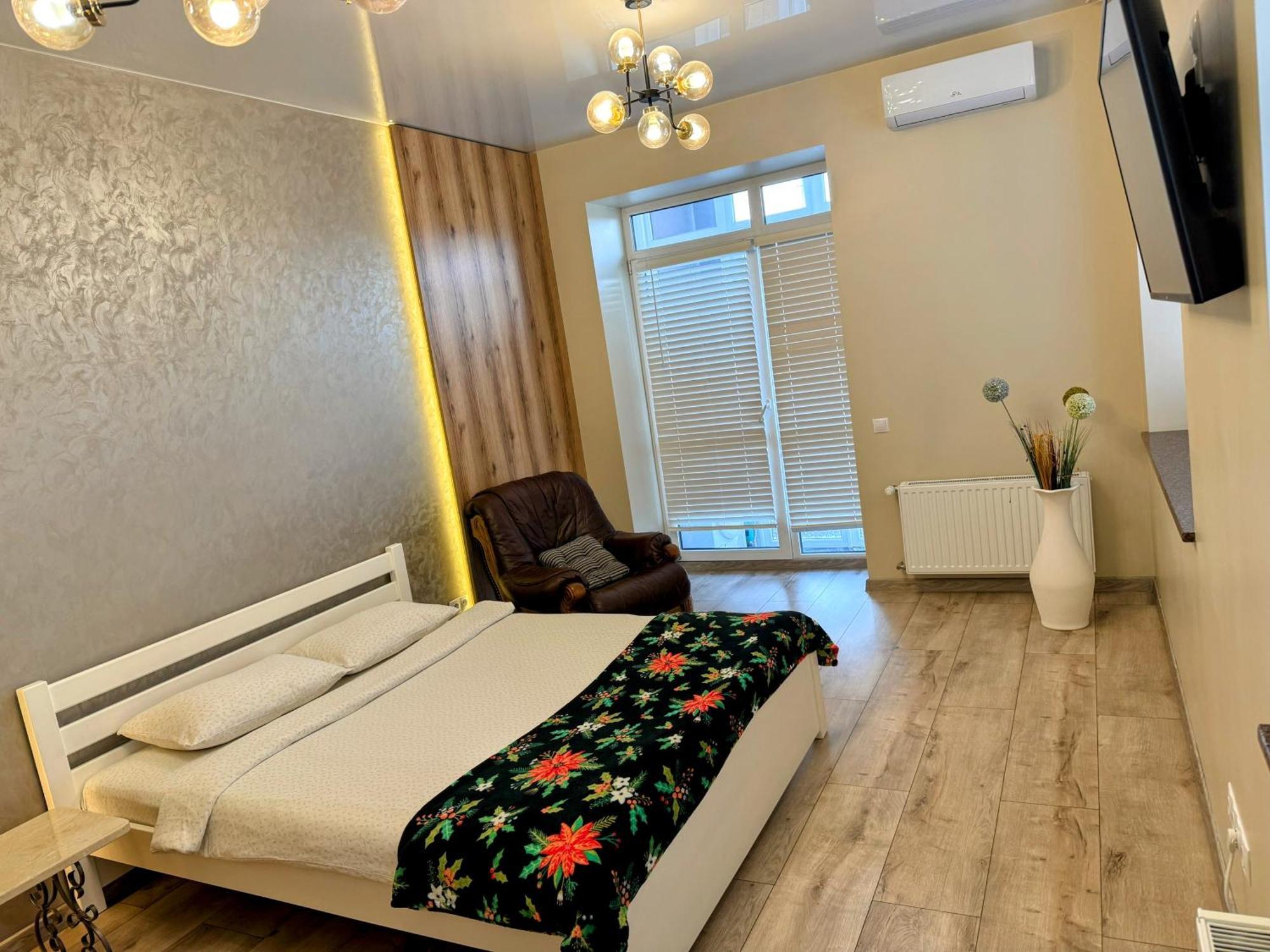 Vip Apartment У Центрі Міста, Новобуджк Театральний,Дуже Простора Rivne Exteriör bild